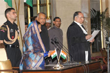 The President, Smt. Pratibha Devisingh Patil administering the oath of office of Chief Justice of India to Shri Justice Sarosh Homi Kapadia, at a Swearing-in Ceremony, in Rashtrapati Bhavan, New Delhi 